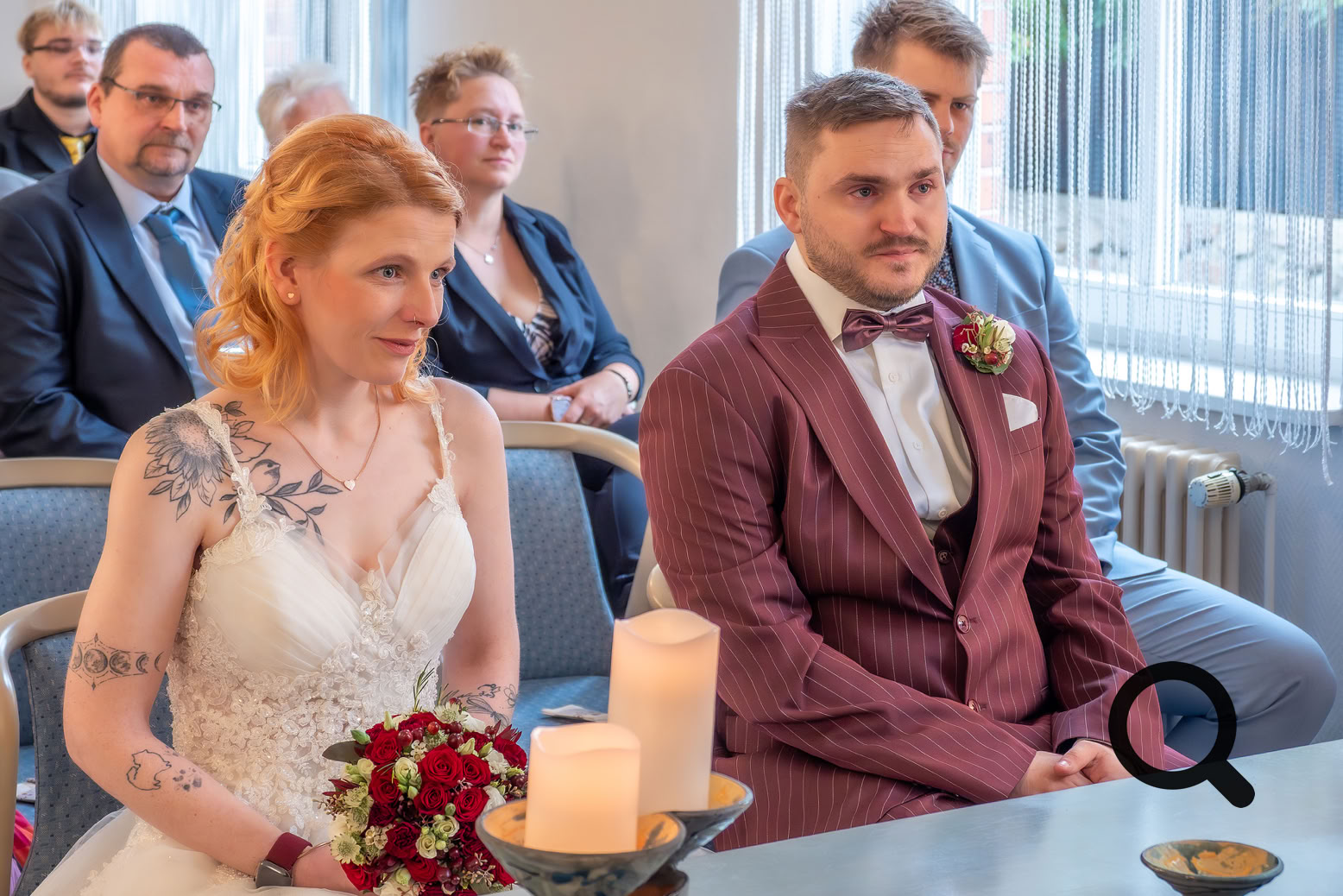 Standesamt Ribnitz-Damgarten Alle lauschen der Standesbeamtin.