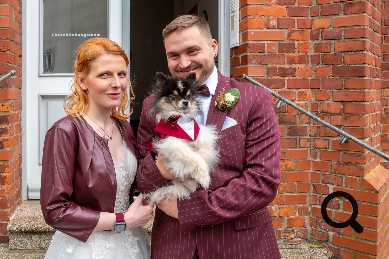 Standesamt Ribnitz-Damgarten Auch Vierbeiner „Streusel“ hatte seinen großen Auftritt.