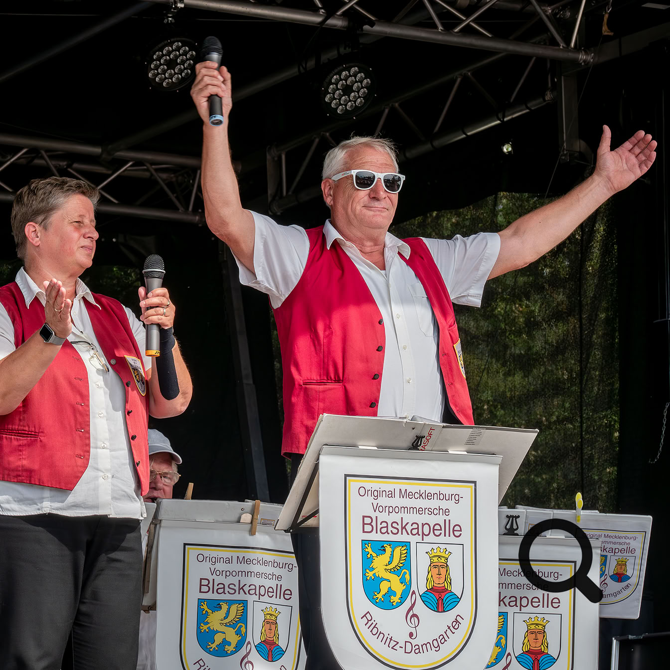 Blaskapelle Ribnitz-Damgarten beim Sommerfest 19. Badewannenrennen in Damgarten, 05.08.2023