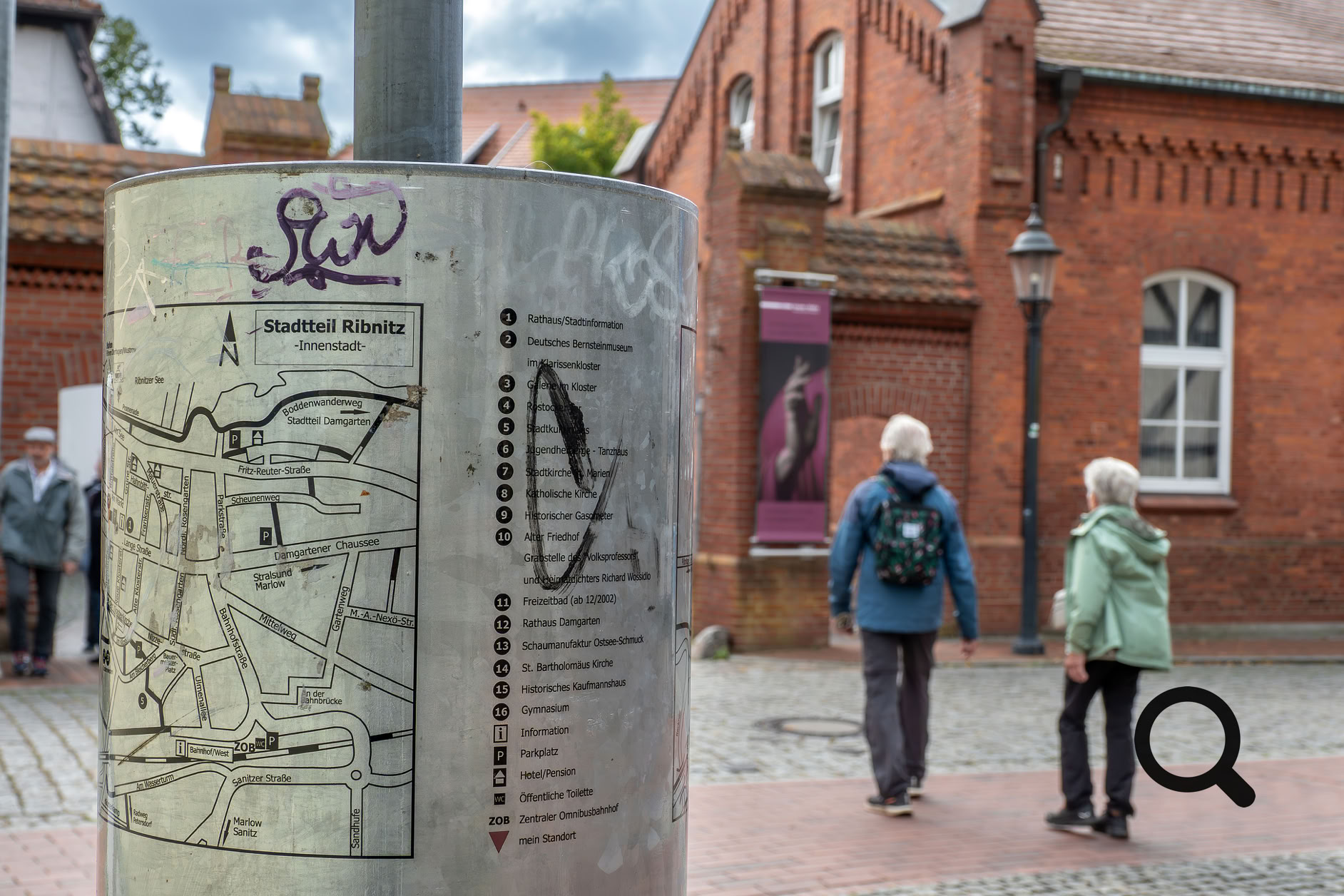 Eingangsbereich in das Ribnitzer Kloster (u.a. Bernsteinmuseum, Standesamt, Bibliothek Gallerie)