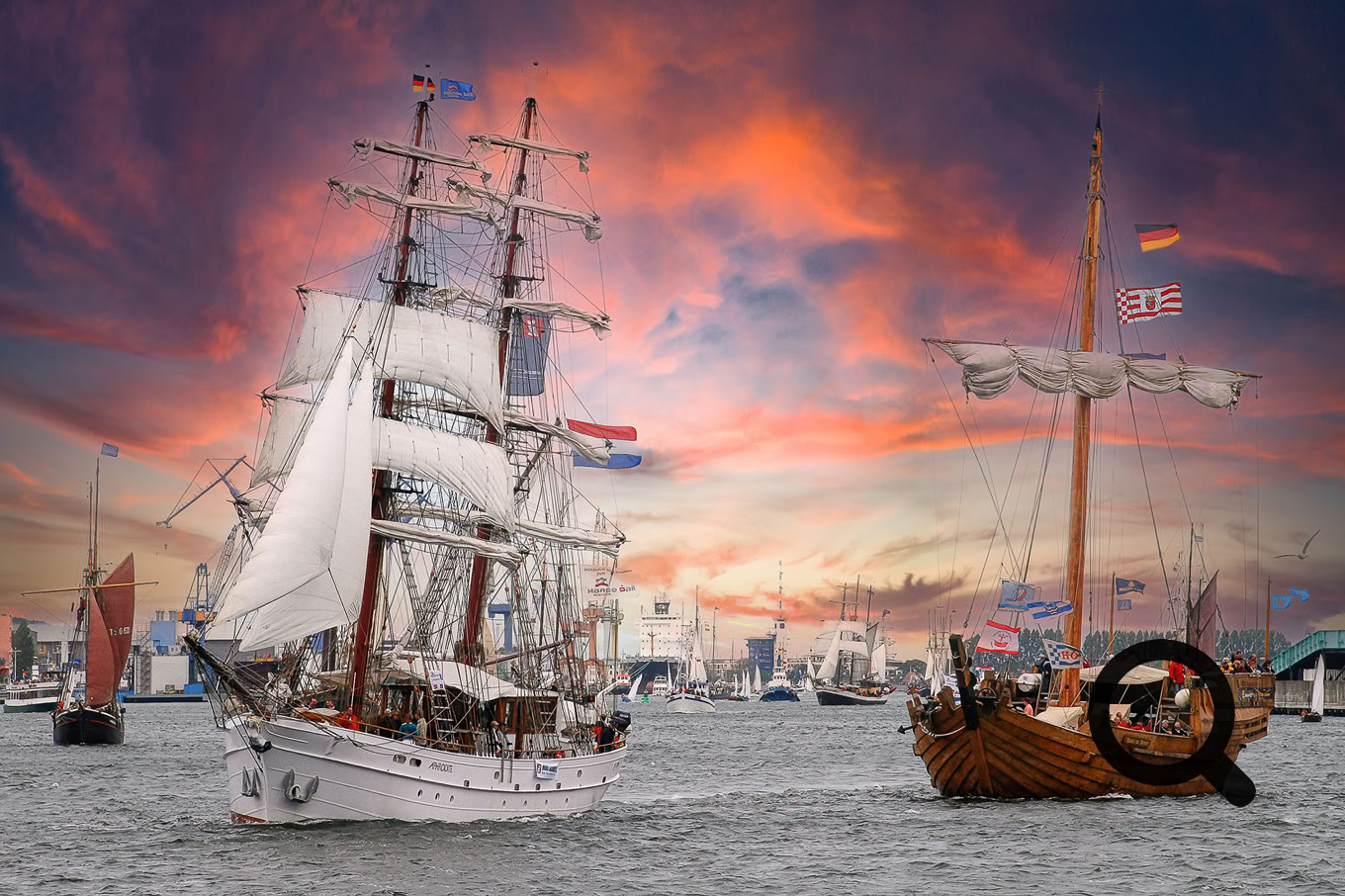 Windjammer der Hanse Sail 2009 im Seekanal Warnemünde, darunter die Brigg APHRODITE.