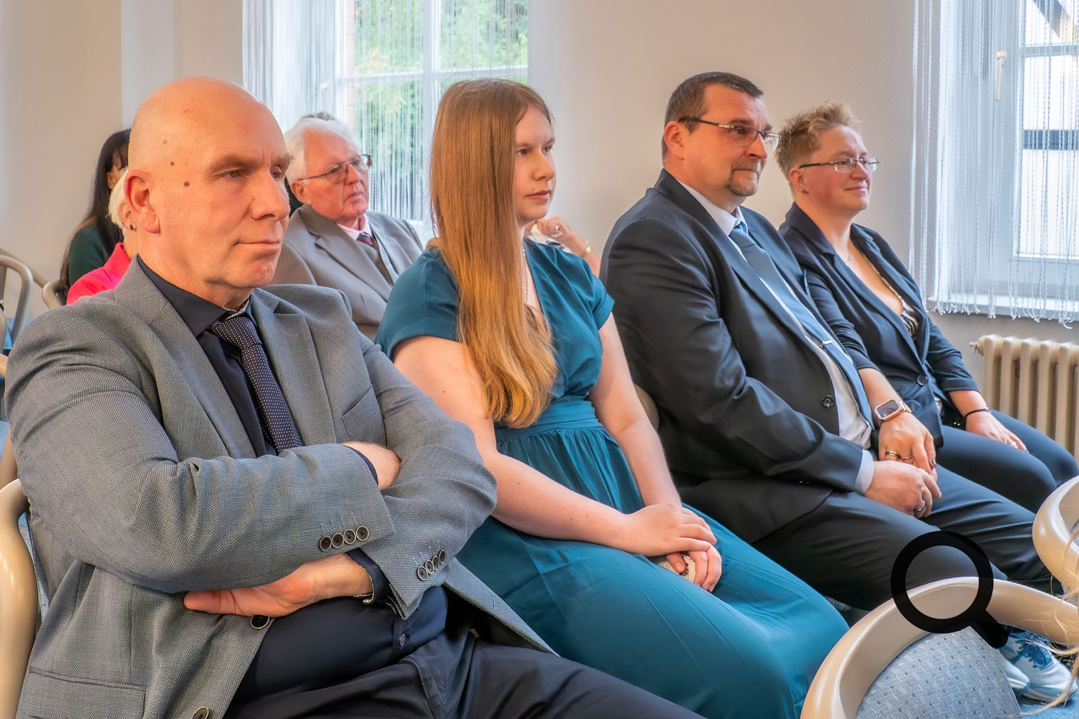 Standesamt Ribnitz-Damgarten Wenn Eltern der Hochzeit beiwohnen, ist das ein bewegendes Zeichen von Familie und Verbundenheit.