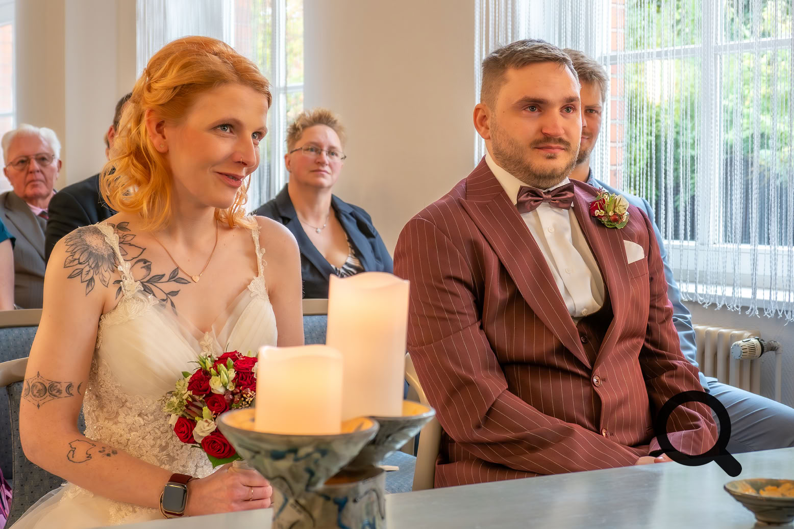 Standesamt Ribnitz-Damgarten Aufmerksame Blicke, gespannte Stimmung.